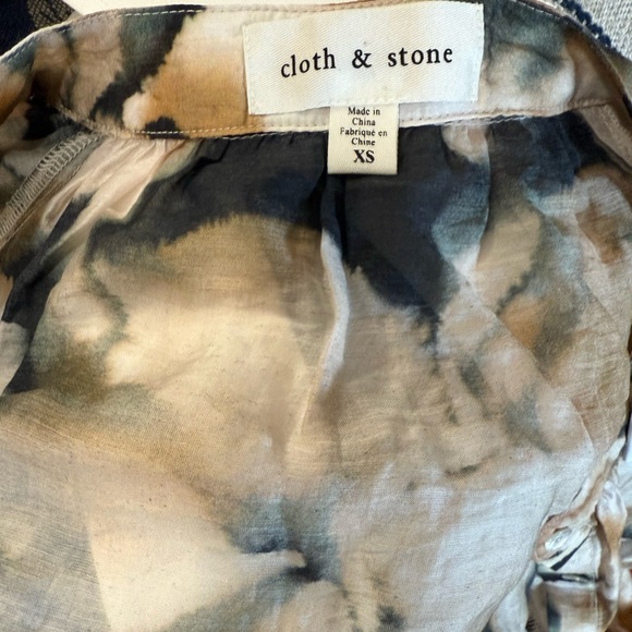 Cloth & Stone Floral peasant Button Down Shirt - size XS - Picture 3 of 4